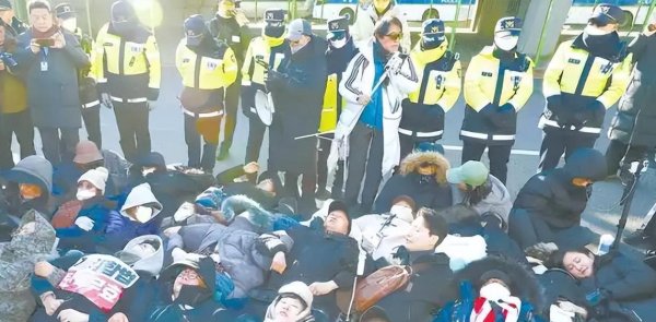 九游体育app娱乐        公斡旋本思强制试验合手捕令-九游体育「Nine Game Sports」官方网站 登录入口